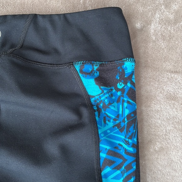GAIAM Capri Leggings, Size Medium - Picture 4 of 11